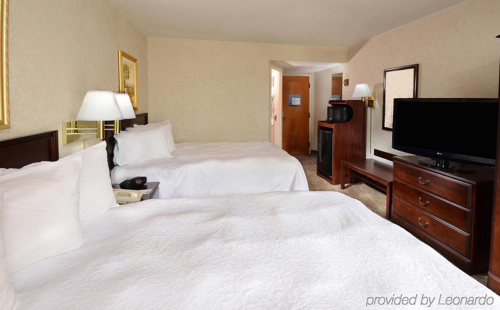 Hampton Inn Charlotte North Lake Norman Cornelius Room photo